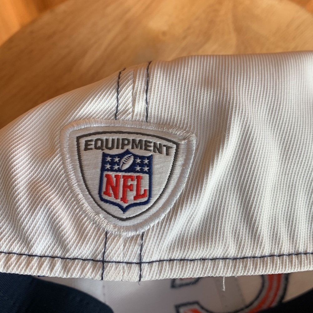 Chicago Bears Reebok hat🏈 - Picture 7 of 7